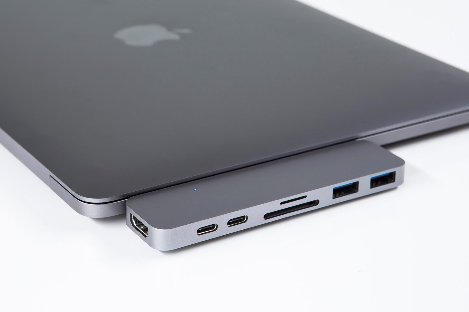 apple usb hub for macbook pro 2016